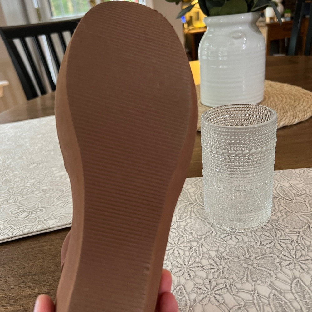 Kenneth Cole sling back sandals like new worn once only - Picture 2 of 5
